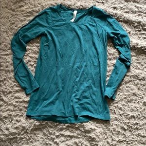 Lululemon long sleeved tee